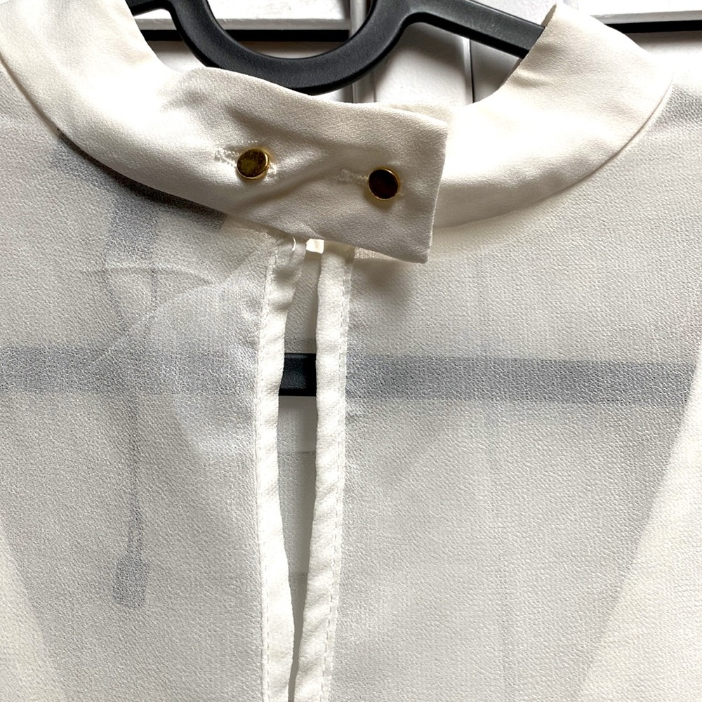 Beautiful light blouse size M ππ - Picture 5 of 5